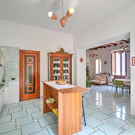 Апартаменты Sleeps 8 Air Con Wifi Амальфи